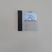 Nástěnný ovladač k jednotce